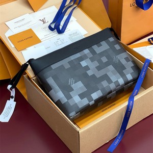 루이비통 포쉐트 보야주 수플 클러치백 M14926 2025/신상