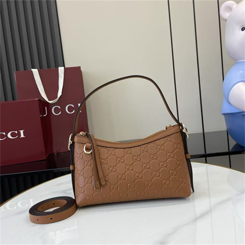 구찌 GG 엠블럼 스몰 숄더백 847450 2025/신상