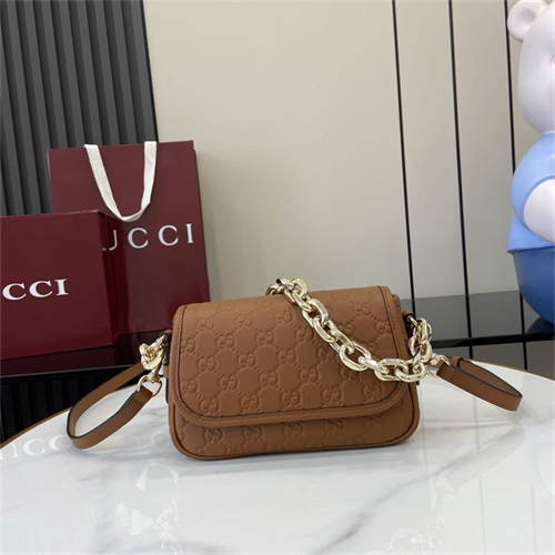 구찌 GG 엠블럼 스몰 숄더백 847448 2025/신상