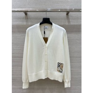 버버리 긴팔 가디건 B42302 2025/신상