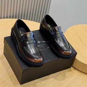 프라다 남성용 로퍼 P46643-2 2025/신상