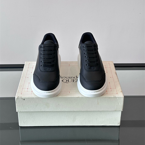 알렉산더맥퀸 남여공용 스니커즈 M28746-1 2025/신상