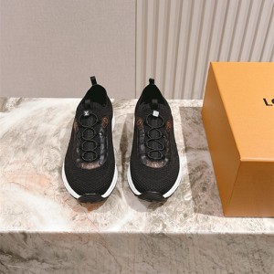 루이비통 남여공용 스니커즈 L93329-2 2025/신상