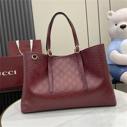 구찌 GG 엠블럼 라지 토트백 815213 2025/신상