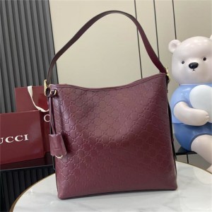 구찌 GG 엠블럼 미디엄 숄더백 847452 2025/신상