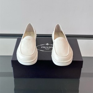 프라다 남성용 로퍼 P56633-1 2025/신상