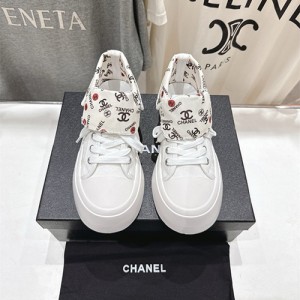 샤넬 여성용 스니커즈 C60889-2 2025/신상