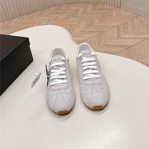 프라다 여성용 스니커즈 P68143-1 2025/신상