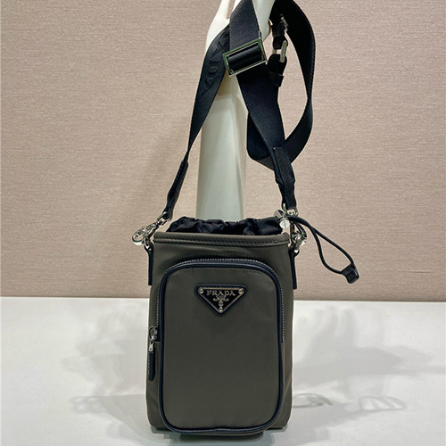 프라다 드로스트링 리나일론 스마트폰 케이스 2ZH155 2025/신상