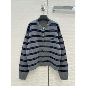 미우미우 캐시미어 긴팔 가디건 M65105 2025/신상