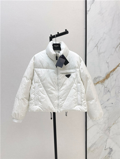 프라다 패딩 자켓 (충전재-거위털) P65906 2025/신상
