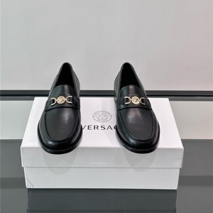 베르사체 남성용 로퍼 V86349-2 2025/신상