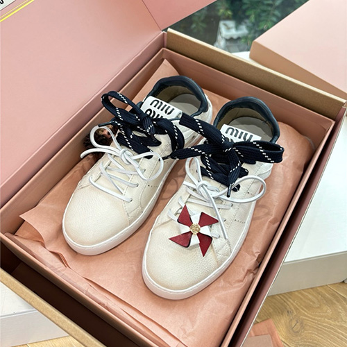 미우미우 여성용 스니커즈 M56726-2 2025/신상