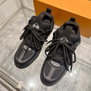 루이비통 남여공용 스니커즈 L94340-1 2025/신상