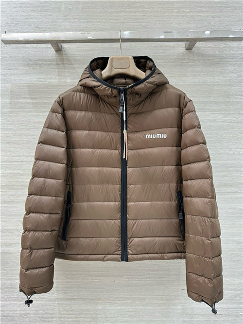 미우미우 후드 패딩 자켓 (충전재-거위털) M54704 2025/신상