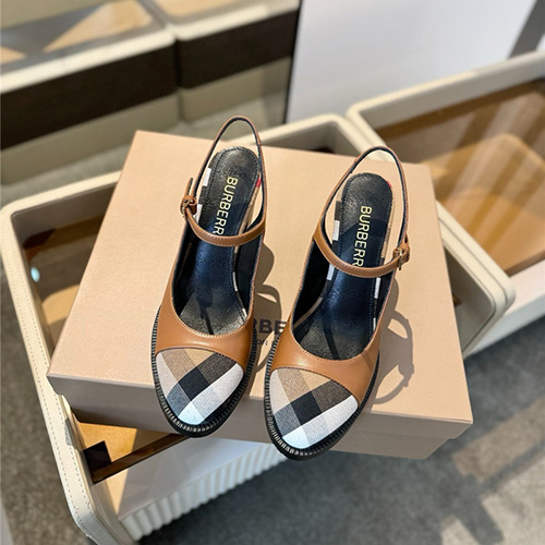 버버리 여성용 샌들 (굽높이9.5CM) B32869-2 2025/신상