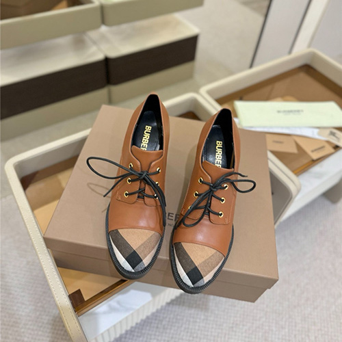 버버리 여성용 구두 (굽높이9.5CM) B34989-1 2025/신상