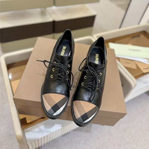 버버리 여성용 구두 (굽높이9.5CM) B34989-2 2025/신상