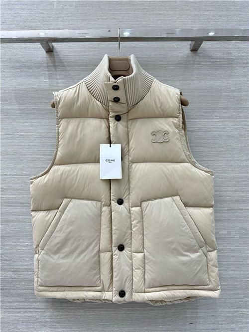 셀린느 패딩 조끼 C84657 2025/신상