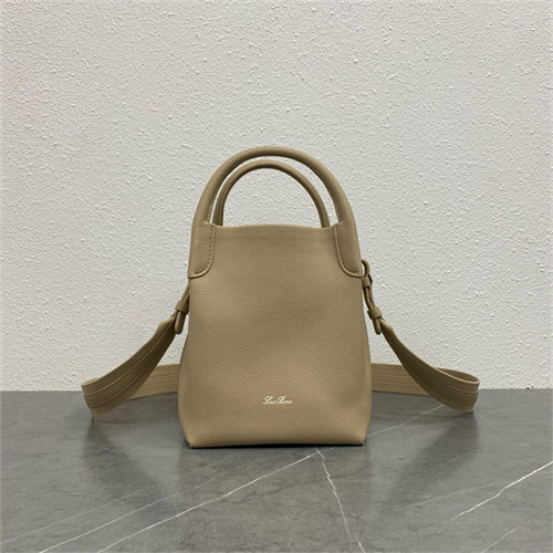 로로피아나 버킷백 스몰  LP022 2025/신상