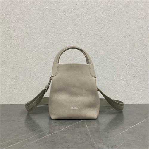 로로피아나 버킷백 스몰  LP022 2025/신상