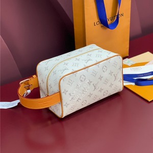 루이비통 락커 돕 키트 토일레트리 모노그램 스트랩 파우치백 M14839 2025/신상