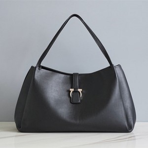 페레가모 쇼퍼백 FE219804 2025/신상