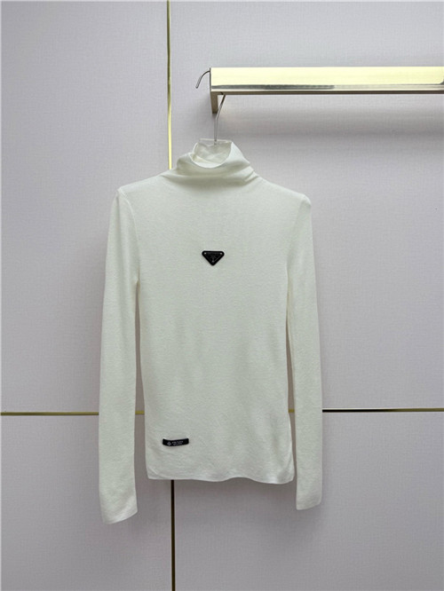 프라다 긴팔 티셔츠 P72204 2025/신상