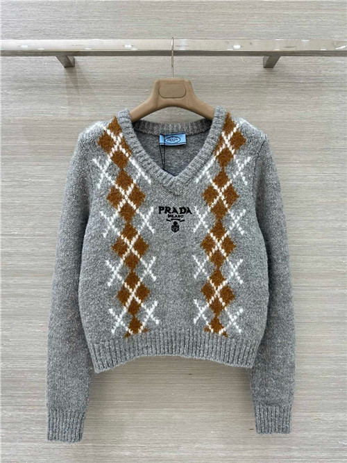 프라다 긴팔 니트 P52559 2025/신상
