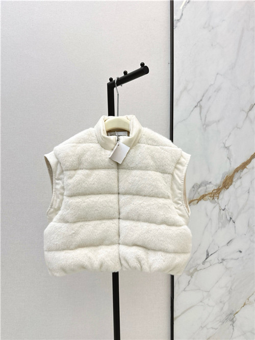 브루넬로 쿠치넬리 패딩 조끼 (충전재-오리털) B64701 2025/신상