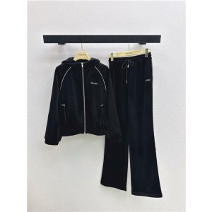 미우미우 후드 트레이닝 세트 M74508 2025/신상