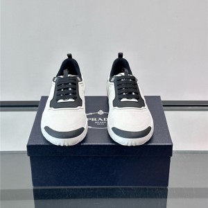 프라다 남성용 스니커즈 P46236-2 2025/신상