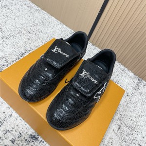 루이비통 남여공용 스니커즈 L94474-1 2026/신상