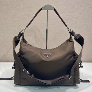 프라다 익스플로러 사이드 포켓 메신저백 2VH204 2026/신상