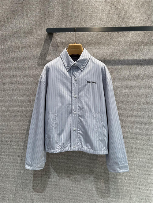 미우미우 긴팔 셔츠 M73905 2026/신상